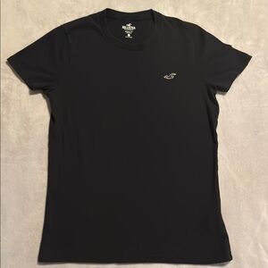 Men’s Hollister Muscle Fit Black Tee- Small